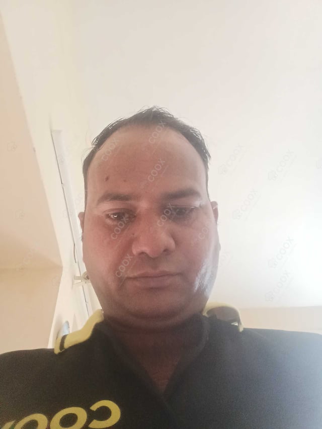 Chef from COOX at bookings. Professional cooks chefs at home