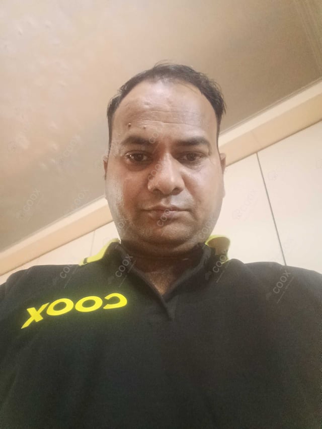 Chef from COOX at bookings. Professional cooks chefs at home