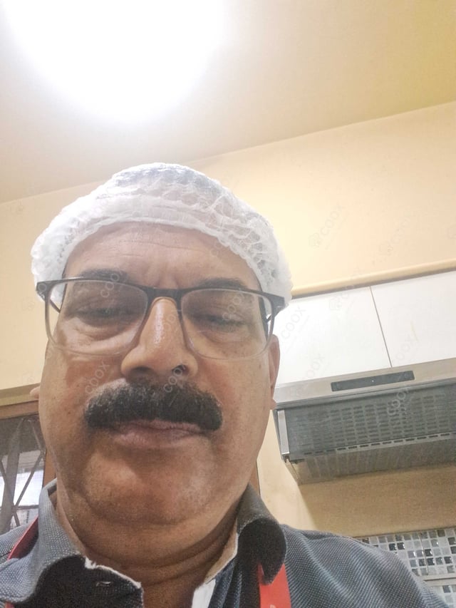 Chef from COOX at bookings. Professional cooks chefs at home