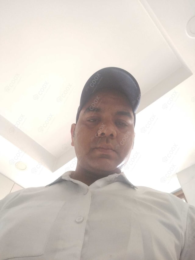 Chef from COOX at bookings. Professional cooks chefs at home