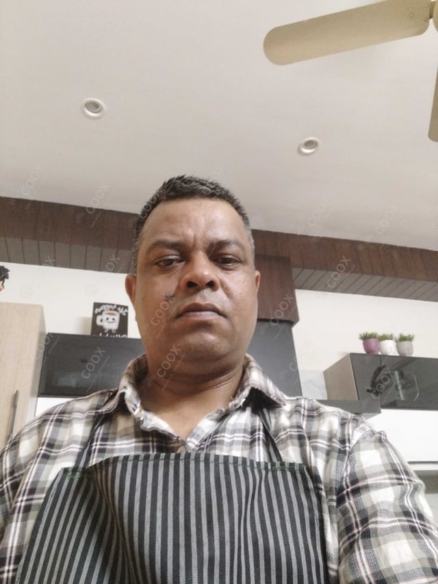 Chef from COOX at bookings. Professional cooks chefs at home