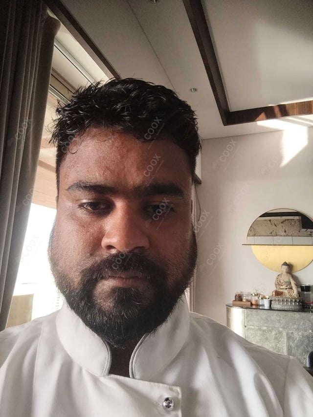 Chef from COOX at bookings. Professional cooks chefs at home