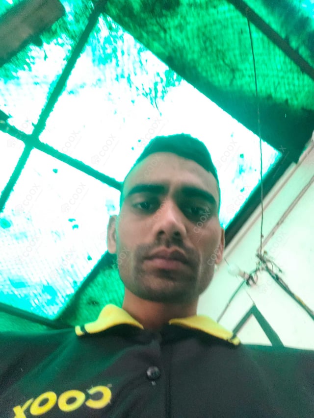 Chef from COOX at bookings. Professional cooks chefs at home