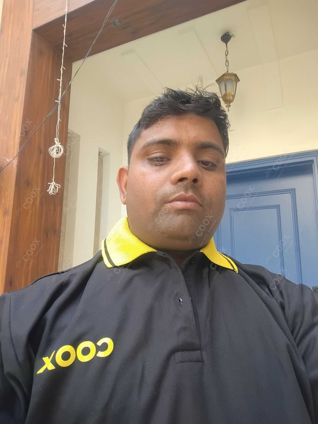 Chef from COOX at bookings. Professional cooks chefs at home