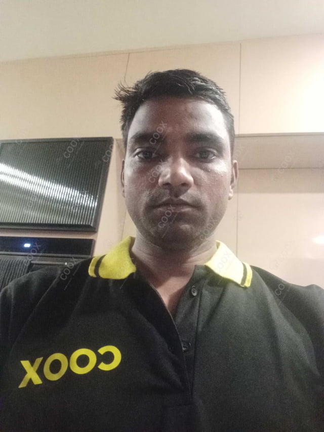Chef from COOX at bookings. Professional cooks chefs at home