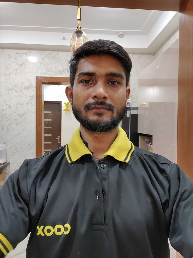 Chef from COOX at bookings. Professional cooks chefs at home