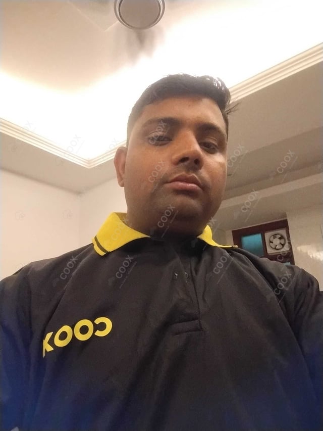 Chef from COOX at bookings. Professional cooks chefs at home