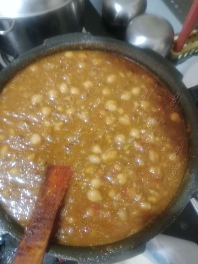 Delicious Chana Bhatura prepared by COOX