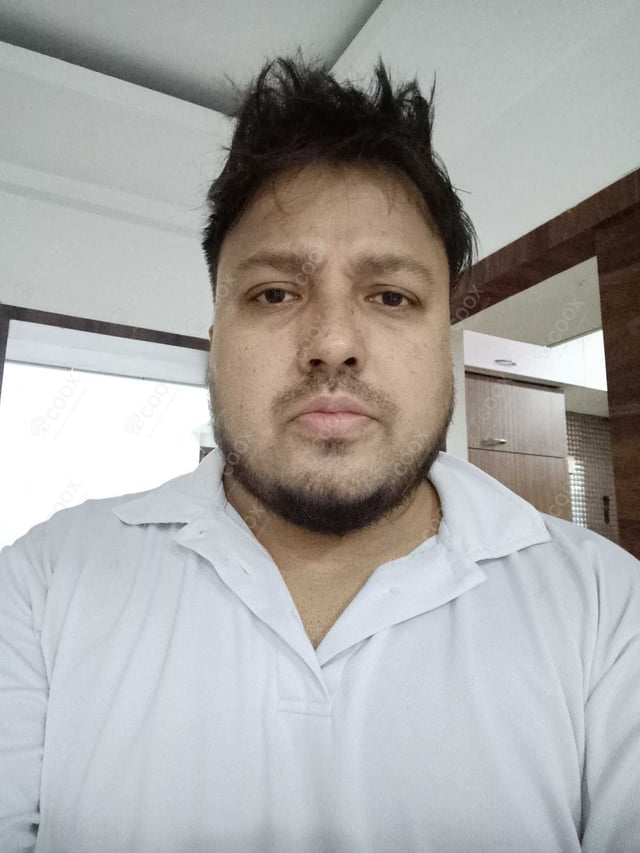 Chef from COOX at bookings. Professional cooks chefs at home