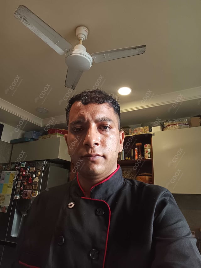 Chef from COOX at bookings. Professional cooks chefs at home