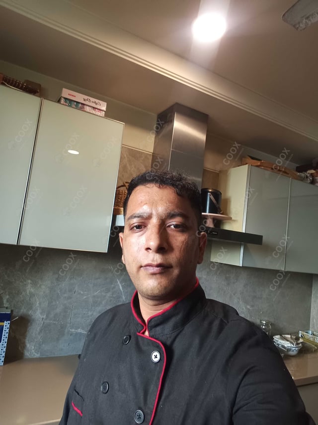 Chef from COOX at bookings. Professional cooks chefs at home