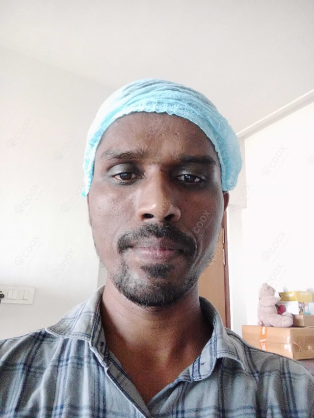 Chef from COOX at bookings. Professional cooks chefs at home