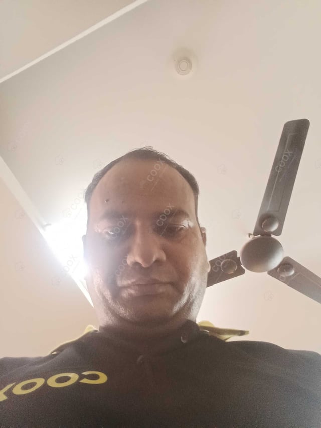 Chef from COOX at bookings. Professional cooks chefs at home