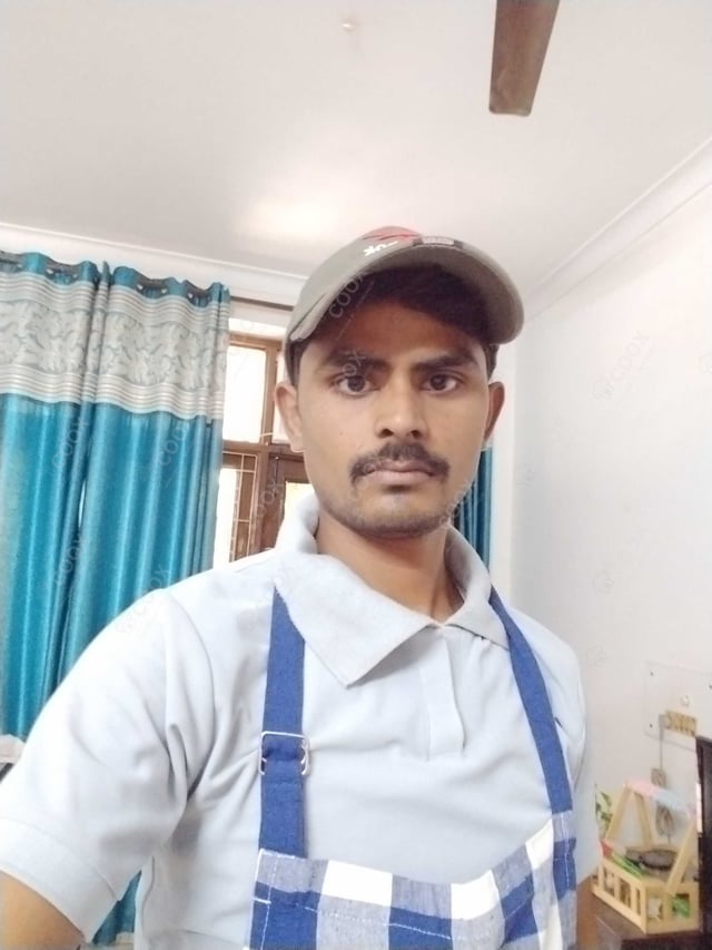 Chef from COOX at bookings. Professional cooks chefs at home