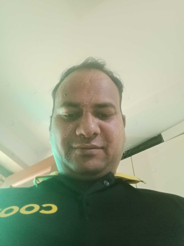 Chef from COOX at bookings. Professional cooks chefs at home