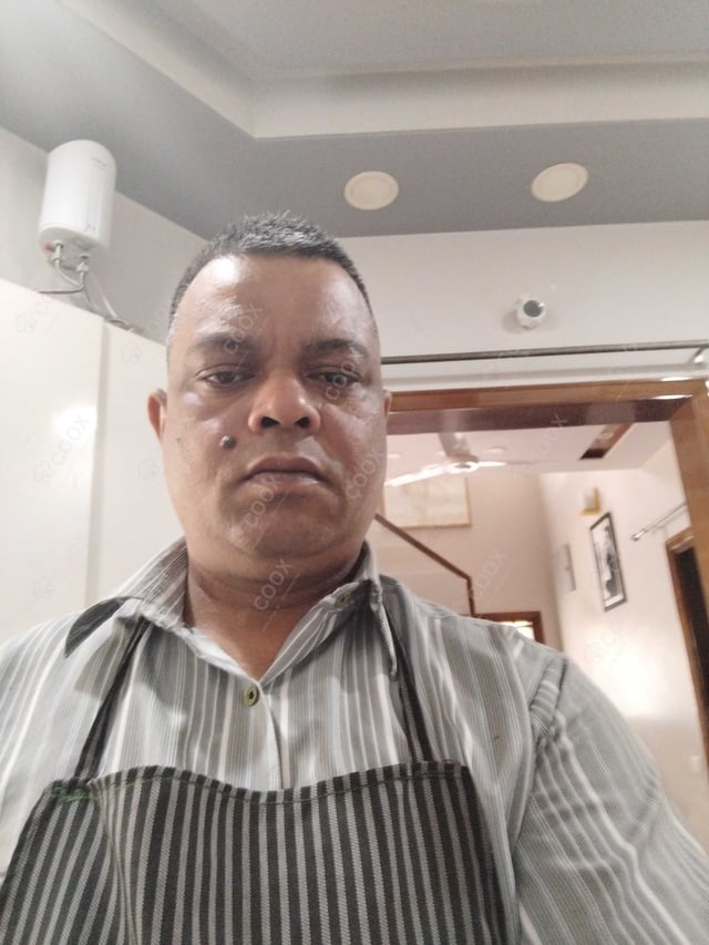 Chef from COOX at bookings. Professional cooks chefs at home