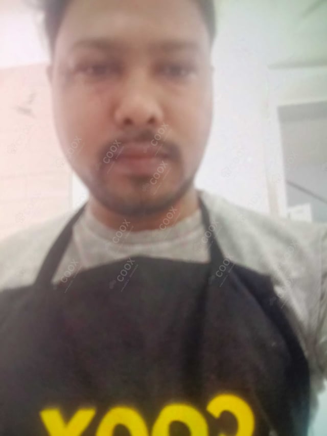 Chef from COOX at bookings. Professional cooks chefs at home
